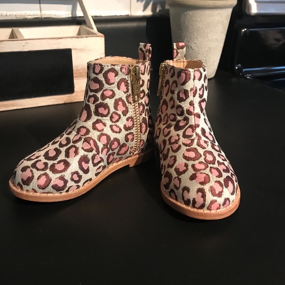 Janie and Jack girls sparkly leopard booties - Picture 2 of 11